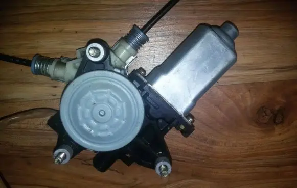 Mazda Premacy Front door window regulator motor 8621003883 862100-3883