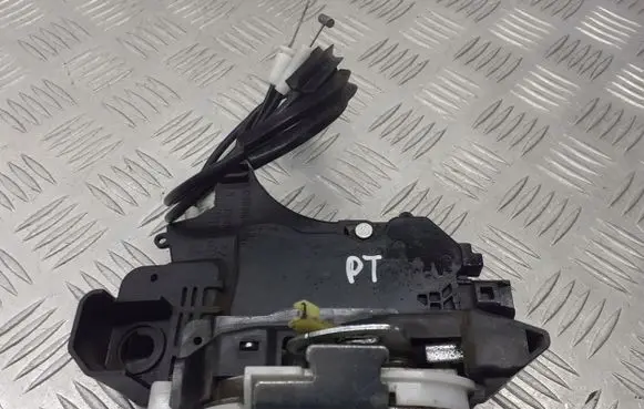 Mitsubishi Colt CZ3 Rear door lock