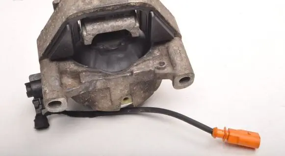 Audi A8 S8 D4 4H Engine mounting bracket 