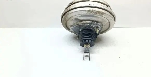 BMW 7 E65 E66 Brake booster