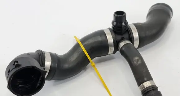BMW 1 E81 E87 Engine coolant pipe/hose 7566024
