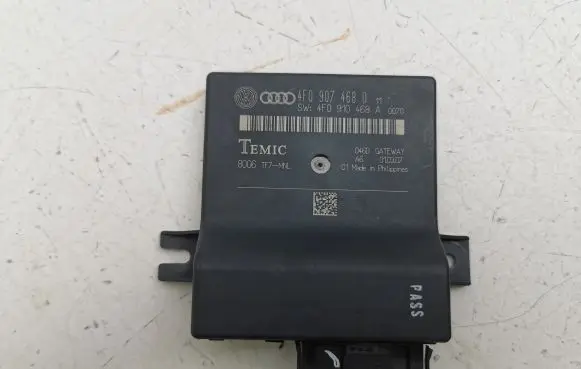 Audi A6 S6 C6 4F Gateway control module 4F0907468D