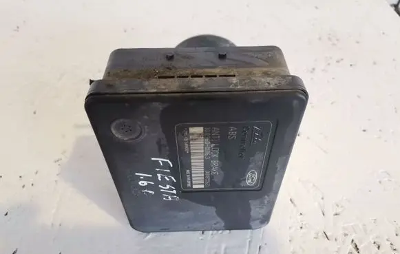 Ford Fiesta ABS Pump 10096001063 00008556E1