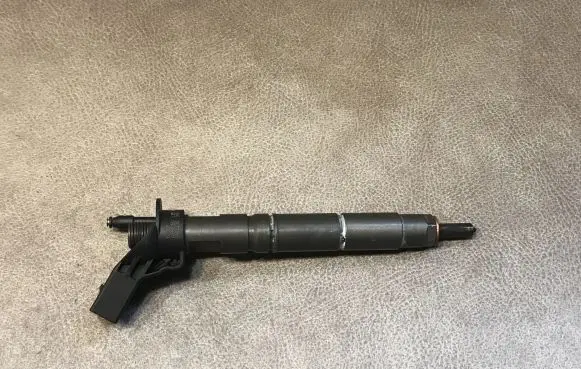 Mercedes-Benz R W251 Fuel injector 0986435