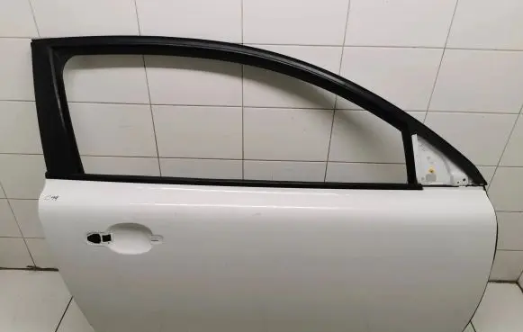 Volvo C30 Front door 8W2623