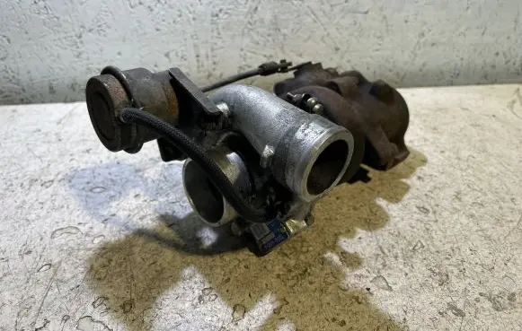 BMW 5 E28 Turbo 1380891 2243396 TD0411G4