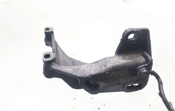 Audi A6 S6 C4 4A Power steering pump mounting bracket 028145531E