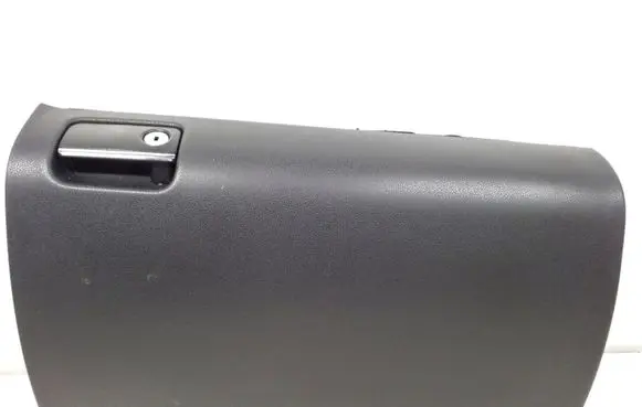 Glove box