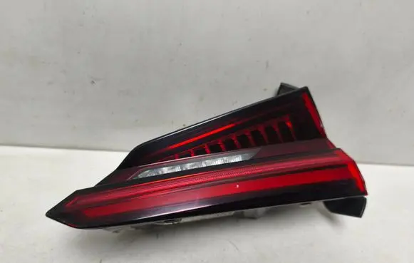 Audi A5 Tailgate rear/tail lights 8W6945093J