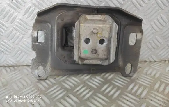 Peugeot Expert Gearbox mounting bracket 9673768580 9821257480