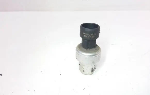 Opel Astra H Air conditioning (A/C) pressure sensor 9131721 17K1MX4