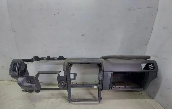 Nissan Patrol Y60 Dashboard