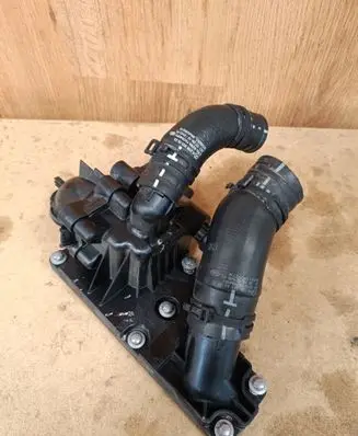 Mercedes-Benz GLS X167 Thermostat/thermostat housing A2562033700 A2562030203 A2562030003