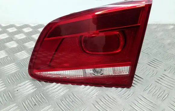 Volkswagen PASSAT B7 Tailgate rear/tail lights 3AE945094D