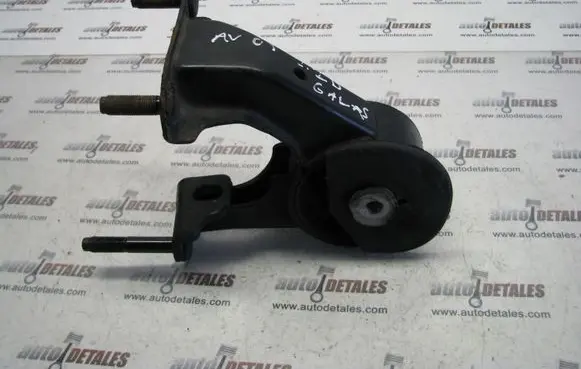 Toyota Avensis T250 Engine mount bracket