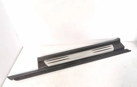 Front sill trim cover