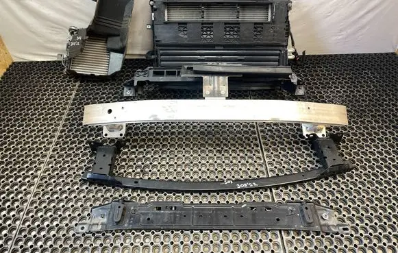Peugeot 308 Radiator support slam panel 