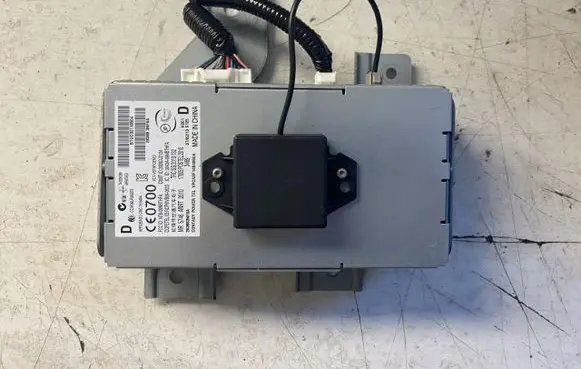 Nissan Leaf I (ZE0) USB control unit 28388