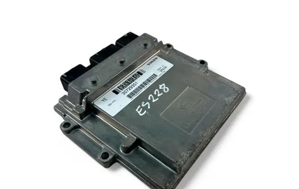 Volvo V70 Engine control unit/module ECU 30729351