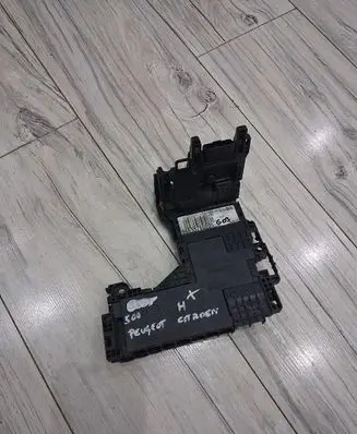 Peugeot 508 Battery control module 9665878080