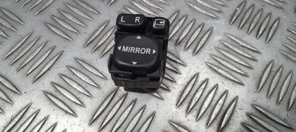 Toyota Avensis Verso Wing mirror switch 183575