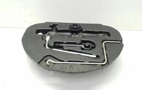 Toyota Prius+ (ZVW40) Tool set 64777470800