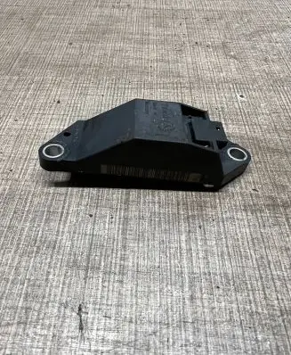 Mercedes-Benz E W211 Airbag deployment crash/impact sensor A0018209326 25571179A4 A220932650031