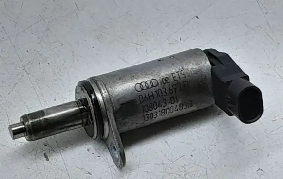 Audi A6 S6 C7 4G Camshaft vanos timing valve 06H103697B