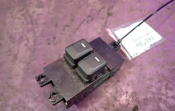 KIA Picanto Quarter vent window switch 