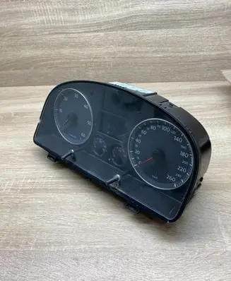 Volkswagen Touran I Speedometer (instrument cluster) 1T0920860G V3354110