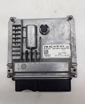 Volkswagen Golf VII Engine control unit/module 04L907445B