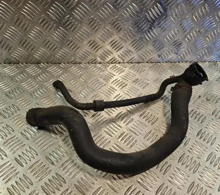 Volkswagen PASSAT B6 Engine coolant pipe/hose