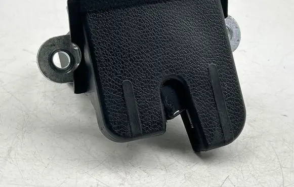 Volkswagen Tiguan Tailgate/trunk/boot lock/catch/latch 5M0827505H