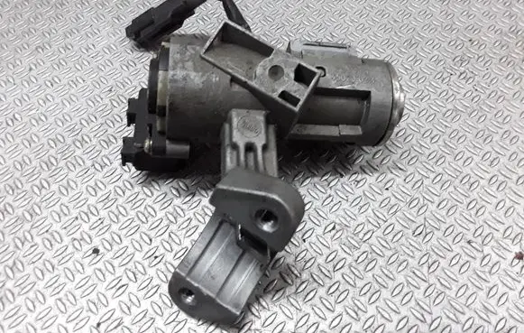 Toyota Corolla E120 E130 Ignition lock 45020024