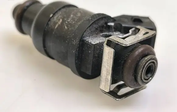 Audi A4 S4 B5 8D Fuel injector 078133551AC