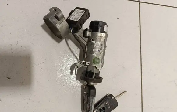 Opel Insignia A Ignition lock 5901867AF