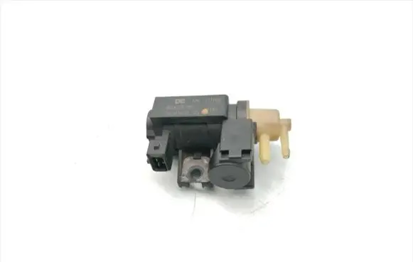 Mercedes-Benz Vito Viano W447 Vacuum valve 8200790180 70181405