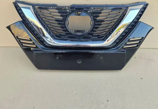 Nissan Qashqai Front bumper upper radiator grill 6933U100