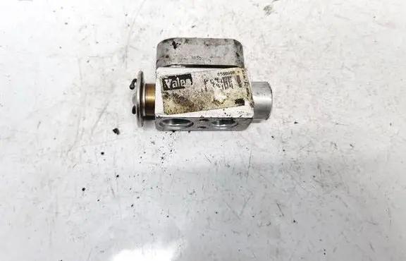 Land Rover Freelander Air conditioning (A/C) expansion valve 658941L 323339