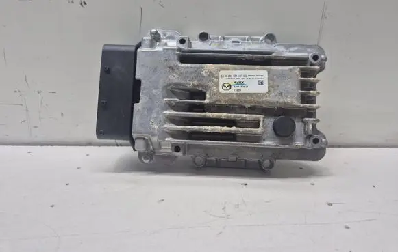 Mazda CX-7 Reducing agents exhaust control unit 0281020137 R2AX18701F