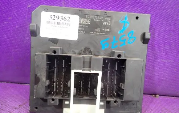 Skoda Octavia Mk3 (5E) Central body control module 5Q0937084R
