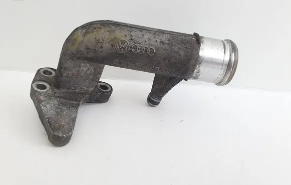 Engine coolant pipe/hose