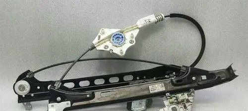 Mercedes-Benz CLS C219 Rear door manual window regulator A2197300846