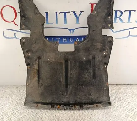 BMW 3 GT F34 Engine splash shield/under tray 7241818