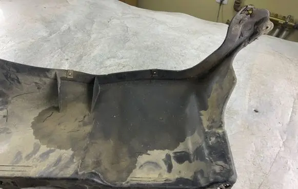 Engine splash shield/under tray