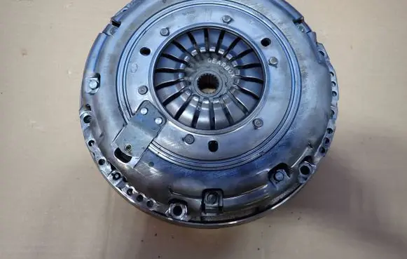 Alfa Romeo Giulietta Dual mass flywheel 2294001788 324070410