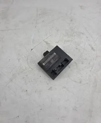Audi Q7 4L Door control unit/module 4L0910795B 0033TFJ0001