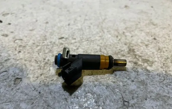 Dodge VAN RAM Fuel injector 05037479AC E311X03988