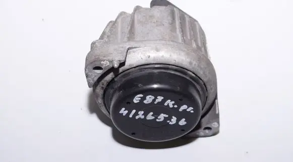 BMW 1 E81 E87 Engine mount bracket 139811