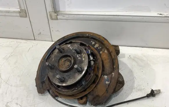 Toyota Avensis T250 Front wheel hub
